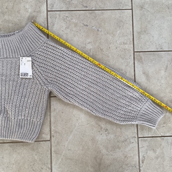 H&M NWT Grey Off Shoulder Sweater XS - Picture 4 of 8